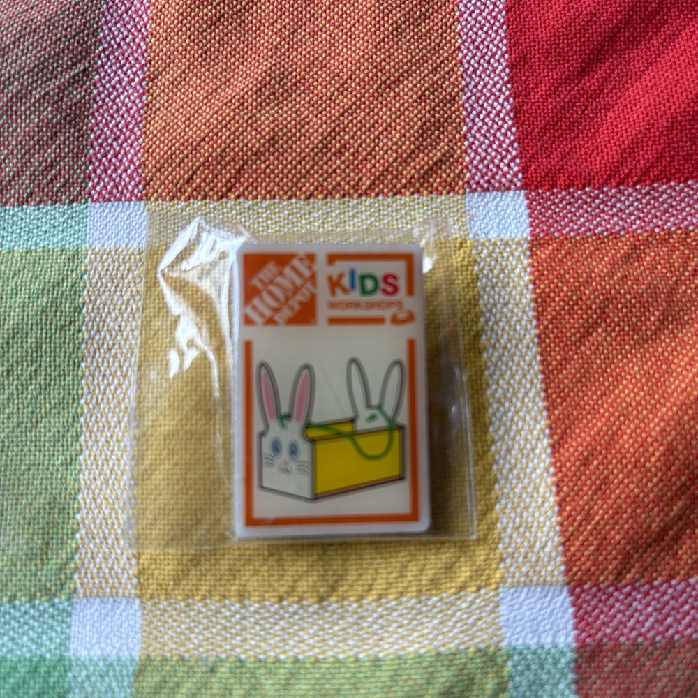 🪛🪓🪚 HOME DEPOT VINTAGE PINS 🪚🪓🪛 - Picture 5 of 16